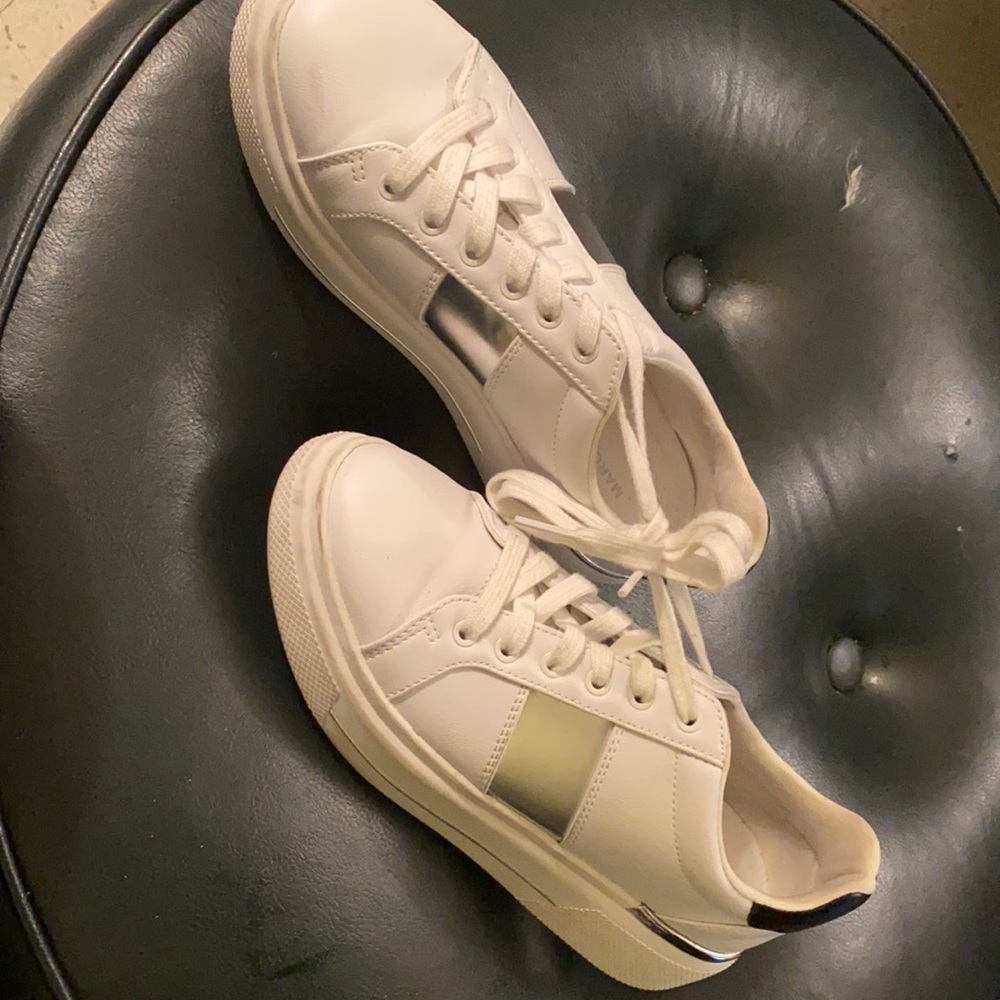 Marc Fisher Women’s sneakers